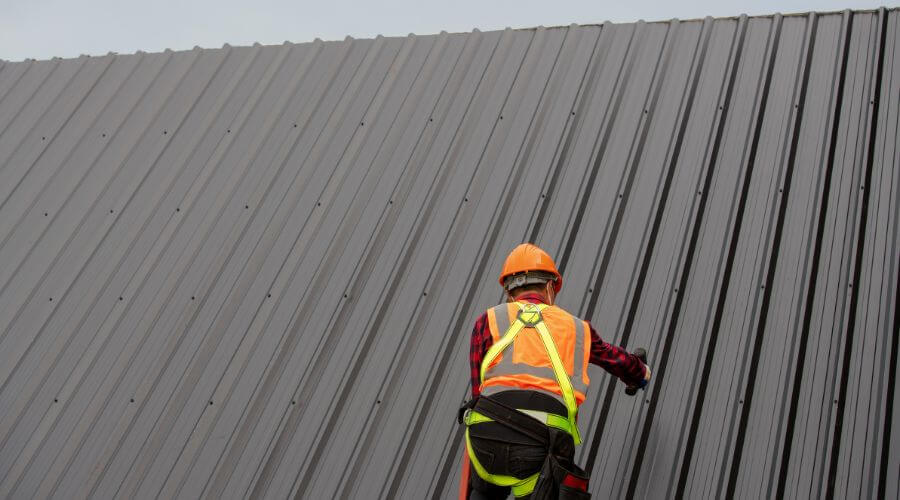 Professional gutter cleaning in Haddam, CT